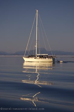Photo: Johnstone Strait Sailing Vacation British Columbia